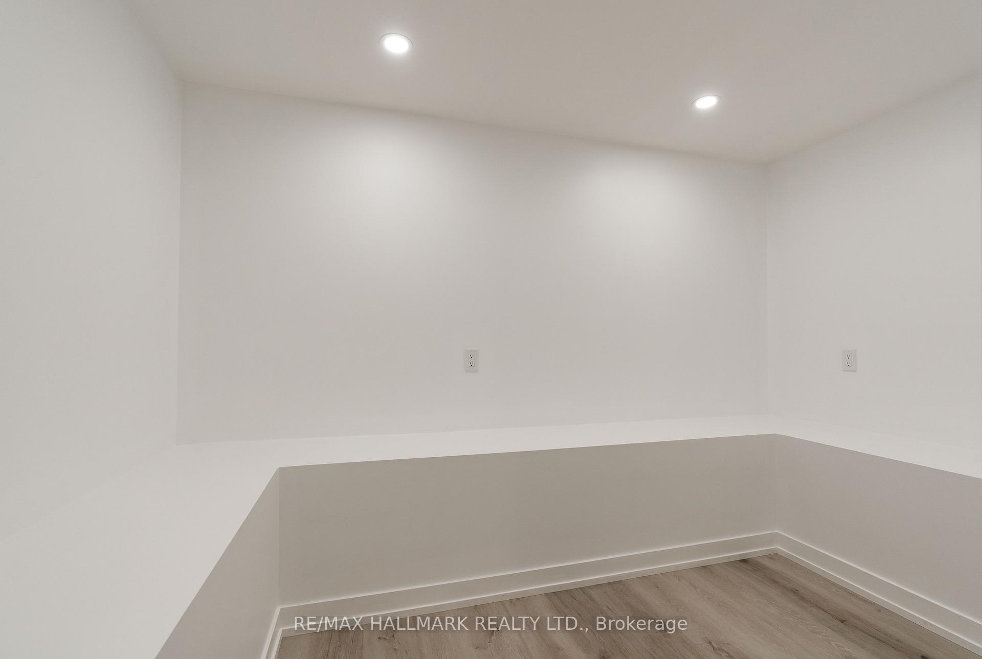 Photo 4 of Unit Lower, 30 Manning Avenue, Toronto, Trinity-Bellwoods — HOMEH