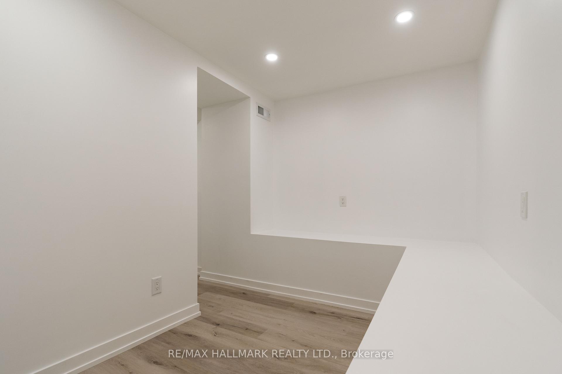 Photo 15 of Unit Lower, 30 Manning Avenue, Toronto, Trinity-Bellwoods — HOMEH