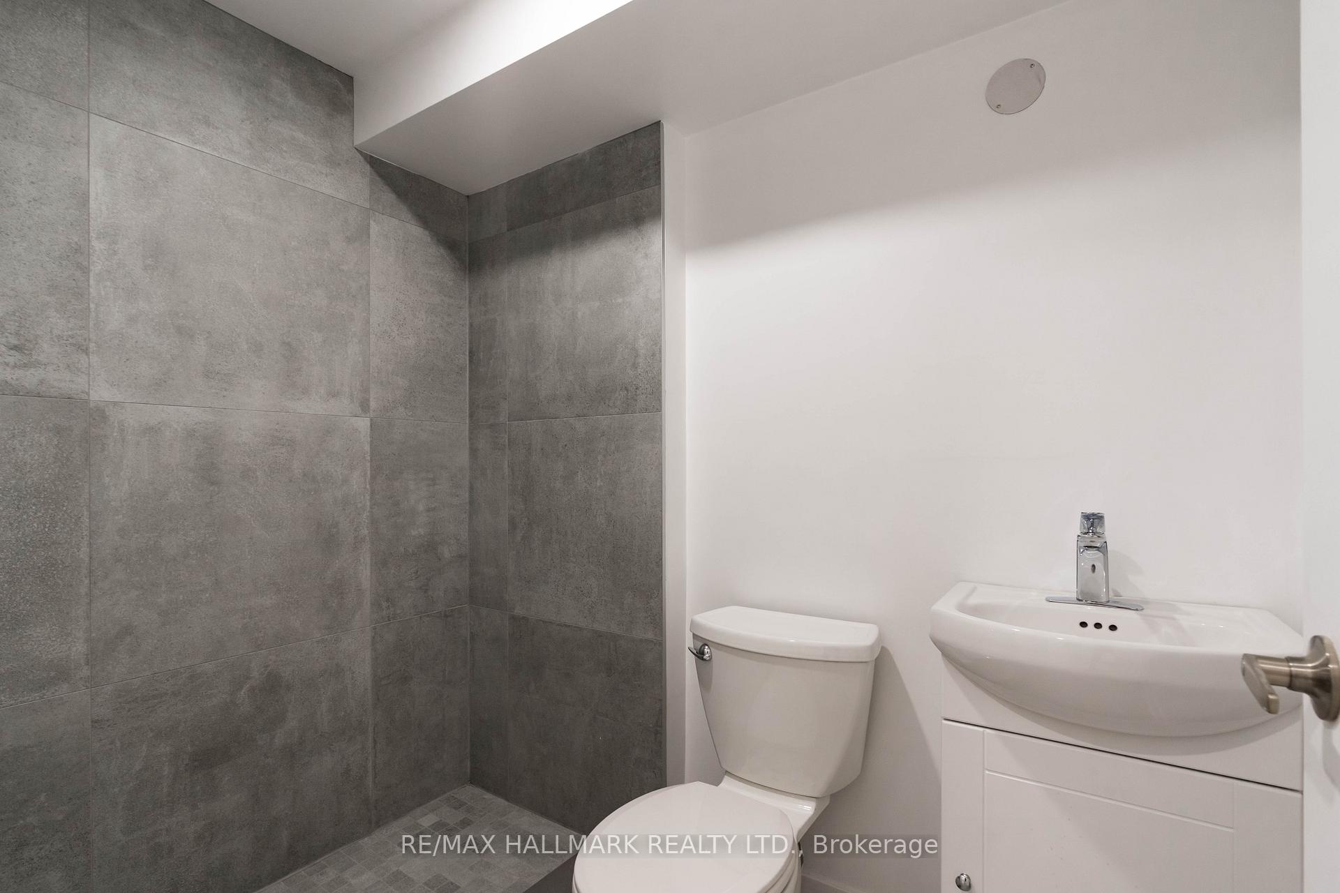 Photo 7 of Unit Lower, 30 Manning Avenue, Toronto, Trinity-Bellwoods — HOMEH