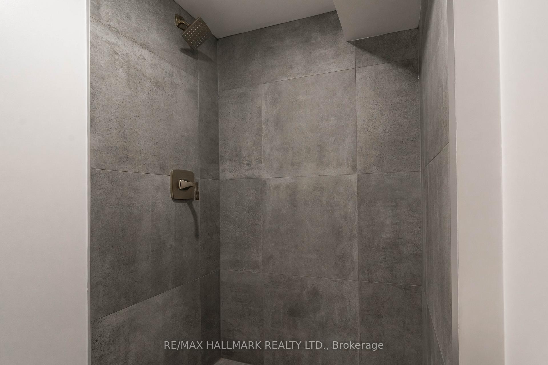 Photo 5 of Unit Lower, 30 Manning Avenue, Toronto, Trinity-Bellwoods — HOMEH