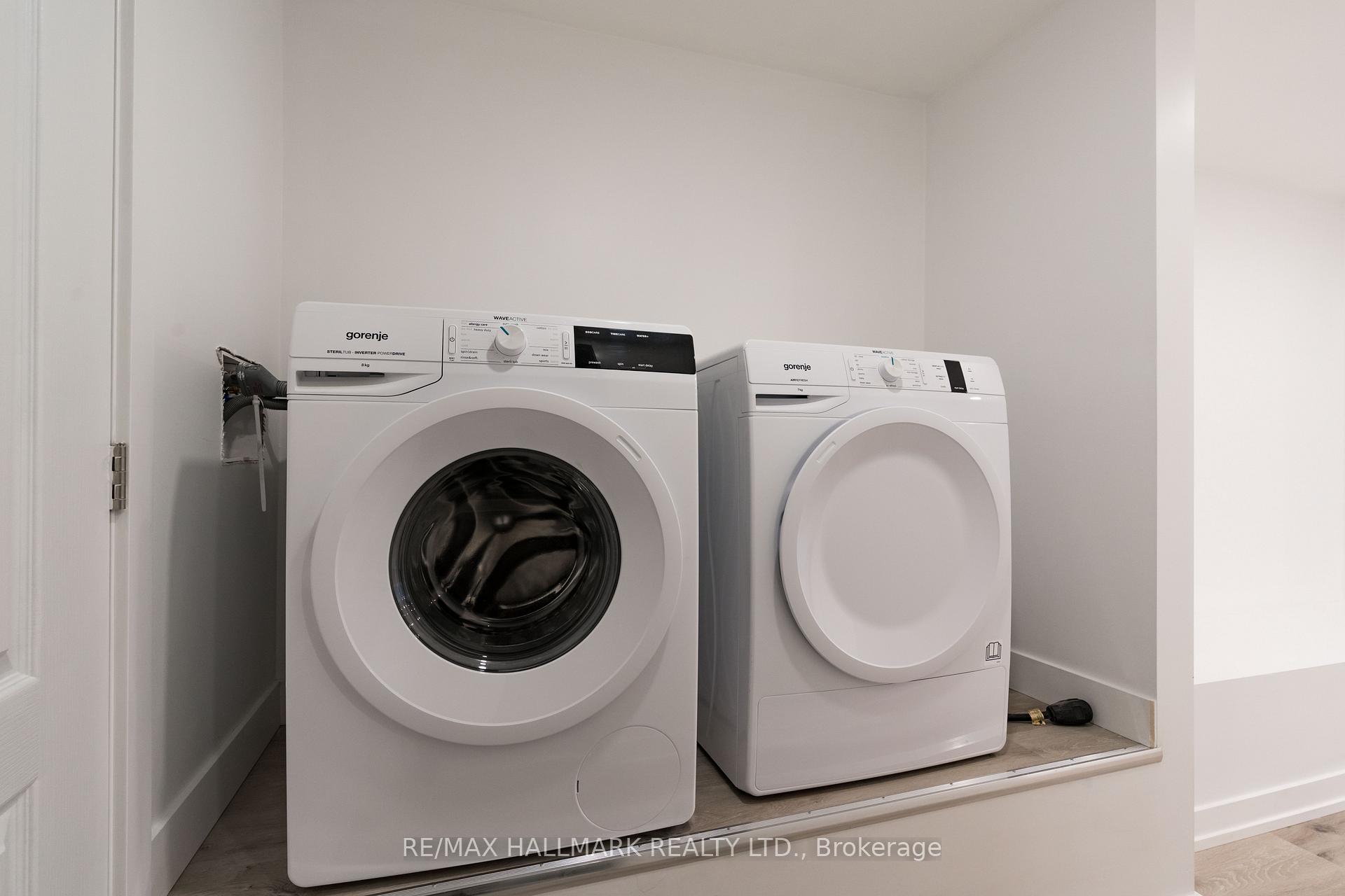 Photo 8 of Unit Lower, 30 Manning Avenue, Toronto, Trinity-Bellwoods — HOMEH