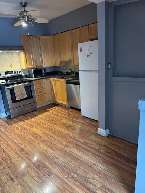 Photo 6 of Unit Main Floor, 26 Sixteenth Street, Etobicoke, New Toronto — HOMEH