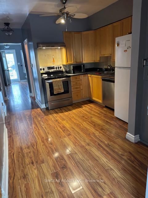 Photo 7 of Unit Main Floor, 26 Sixteenth Street, Etobicoke, New Toronto — HOMEH
