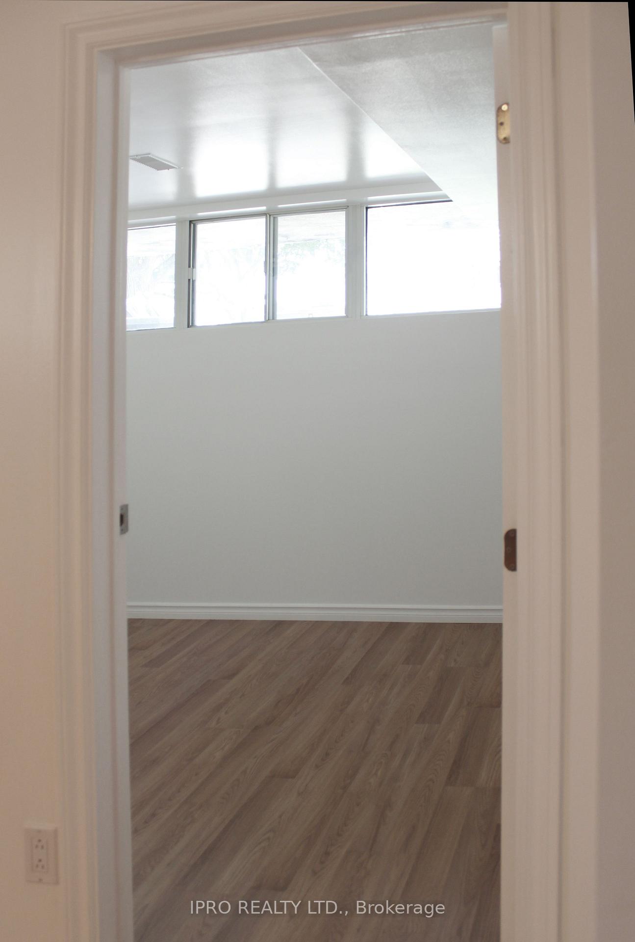 Photo 3 of 246 Delta Street, Etobicoke, Alderwood — HOMEH