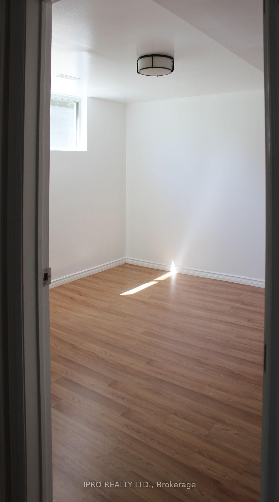 Photo 5 of 246 Delta Street, Etobicoke, Alderwood — HOMEH