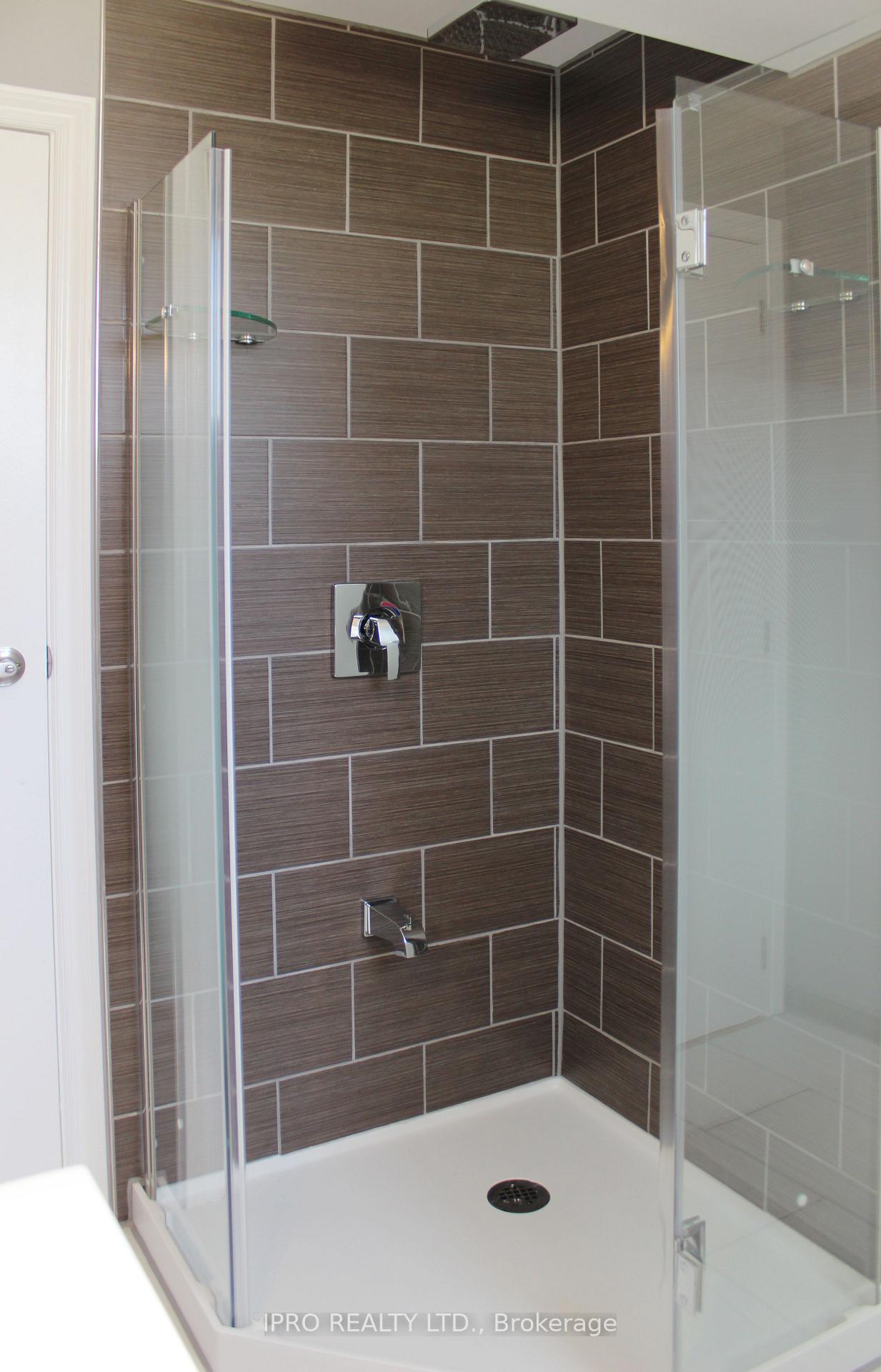 Photo 9 of 246 Delta Street, Etobicoke, Alderwood — HOMEH