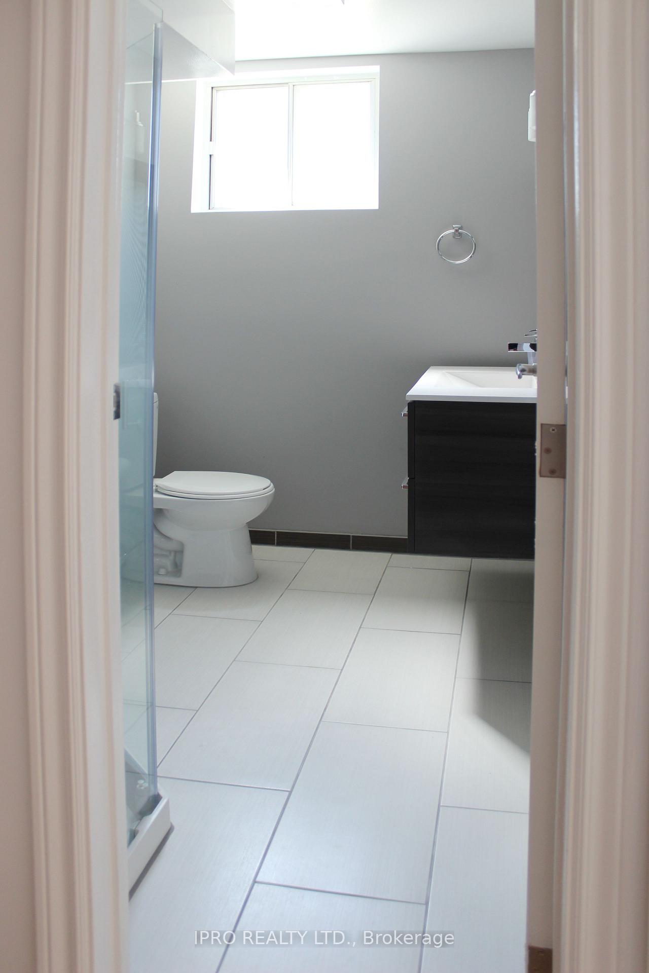 Photo 10 of 246 Delta Street, Etobicoke, Alderwood — HOMEH