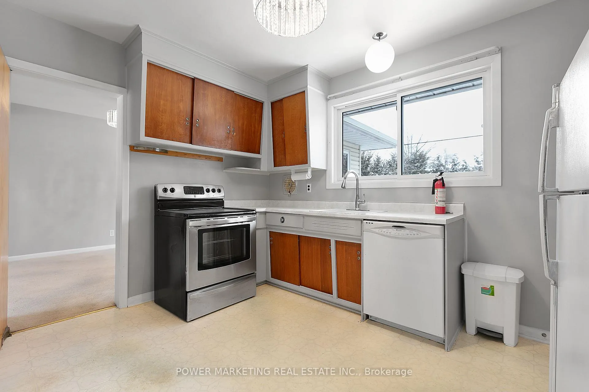 Photo 68 of Unit A, 529 Browning Avenue, Ottawa, Riverview Park — HOMEH