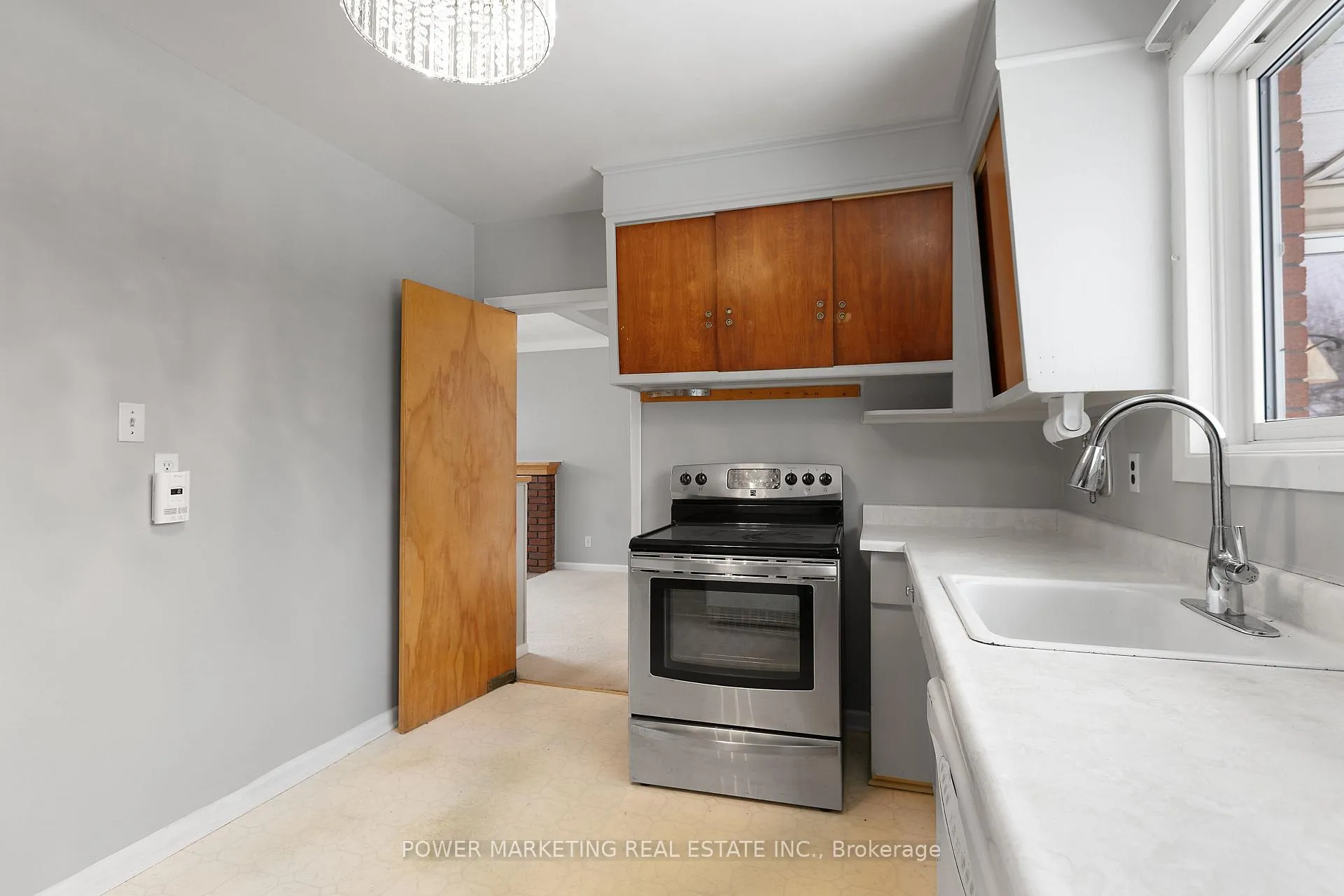Photo 76 of Unit A, 529 Browning Avenue, Ottawa, Riverview Park — HOMEH