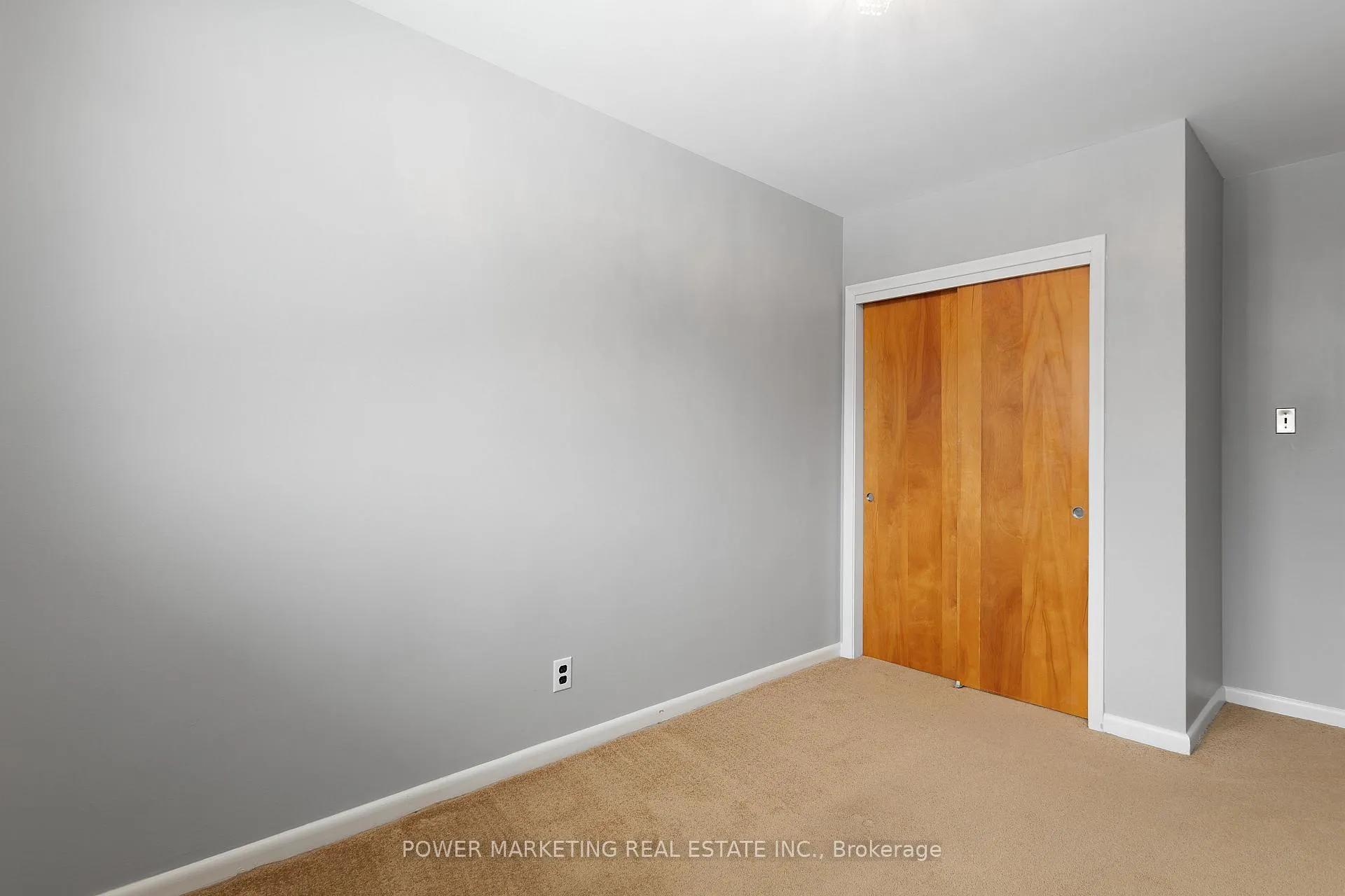 Photo 108 of Unit A, 529 Browning Avenue, Ottawa, Riverview Park — HOMEH