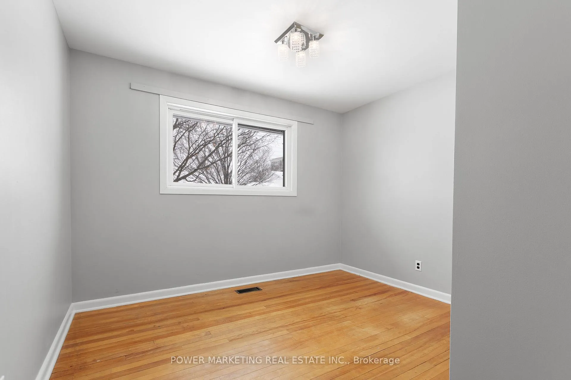Photo 131 of Unit A, 529 Browning Avenue, Ottawa, Riverview Park — HOMEH