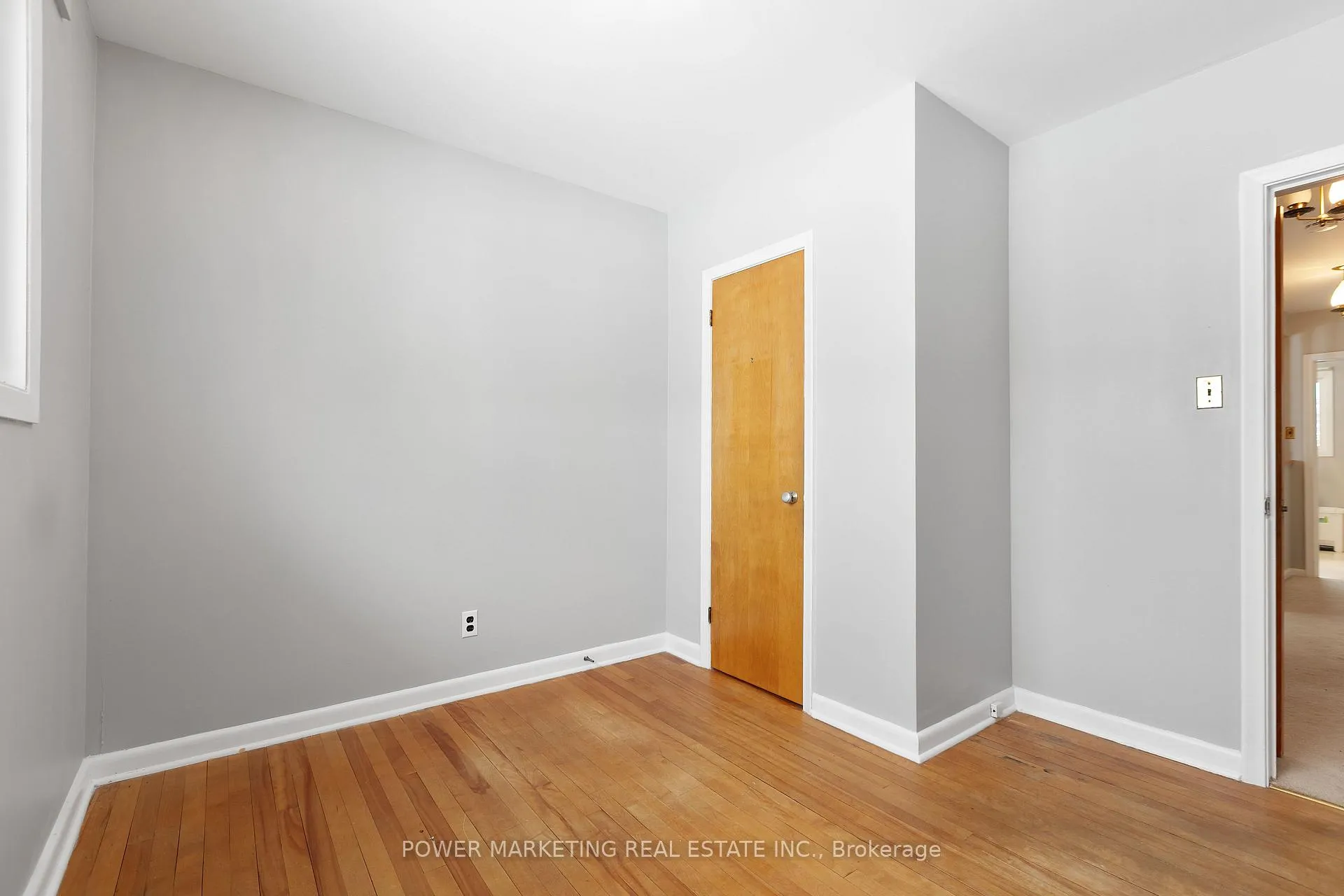 Photo 135 of Unit A, 529 Browning Avenue, Ottawa, Riverview Park — HOMEH