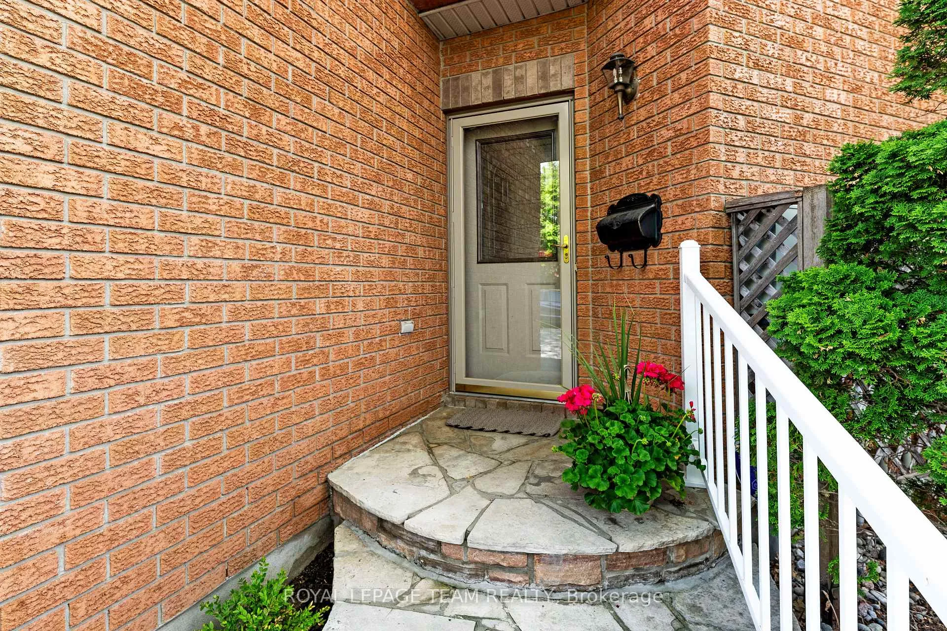Photo 20 of 59 Great Oak Private, Ottawa, Riverview Park — HOMEH