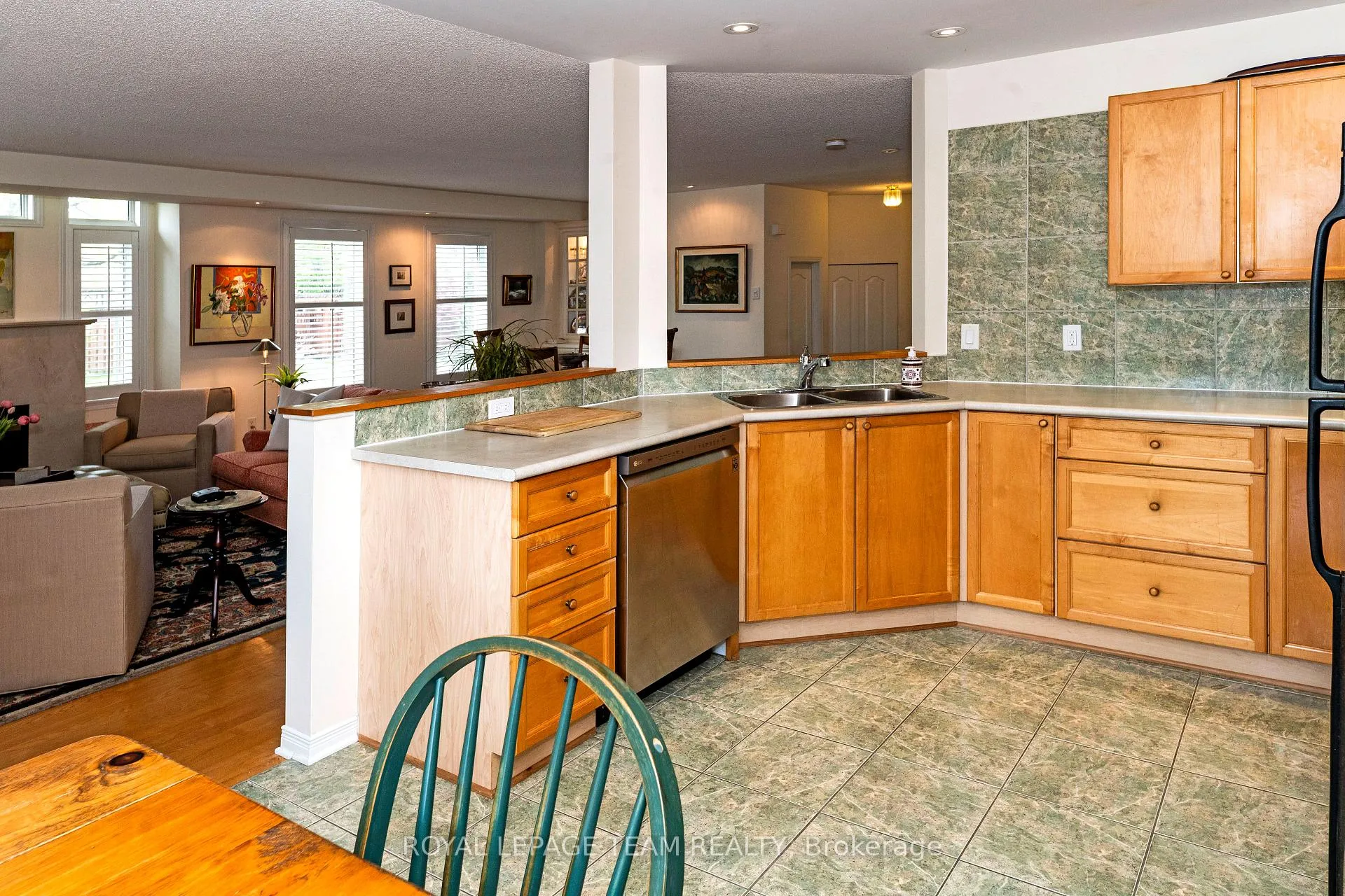 Photo 70 of 59 Great Oak Private, Ottawa, Riverview Park — HOMEH