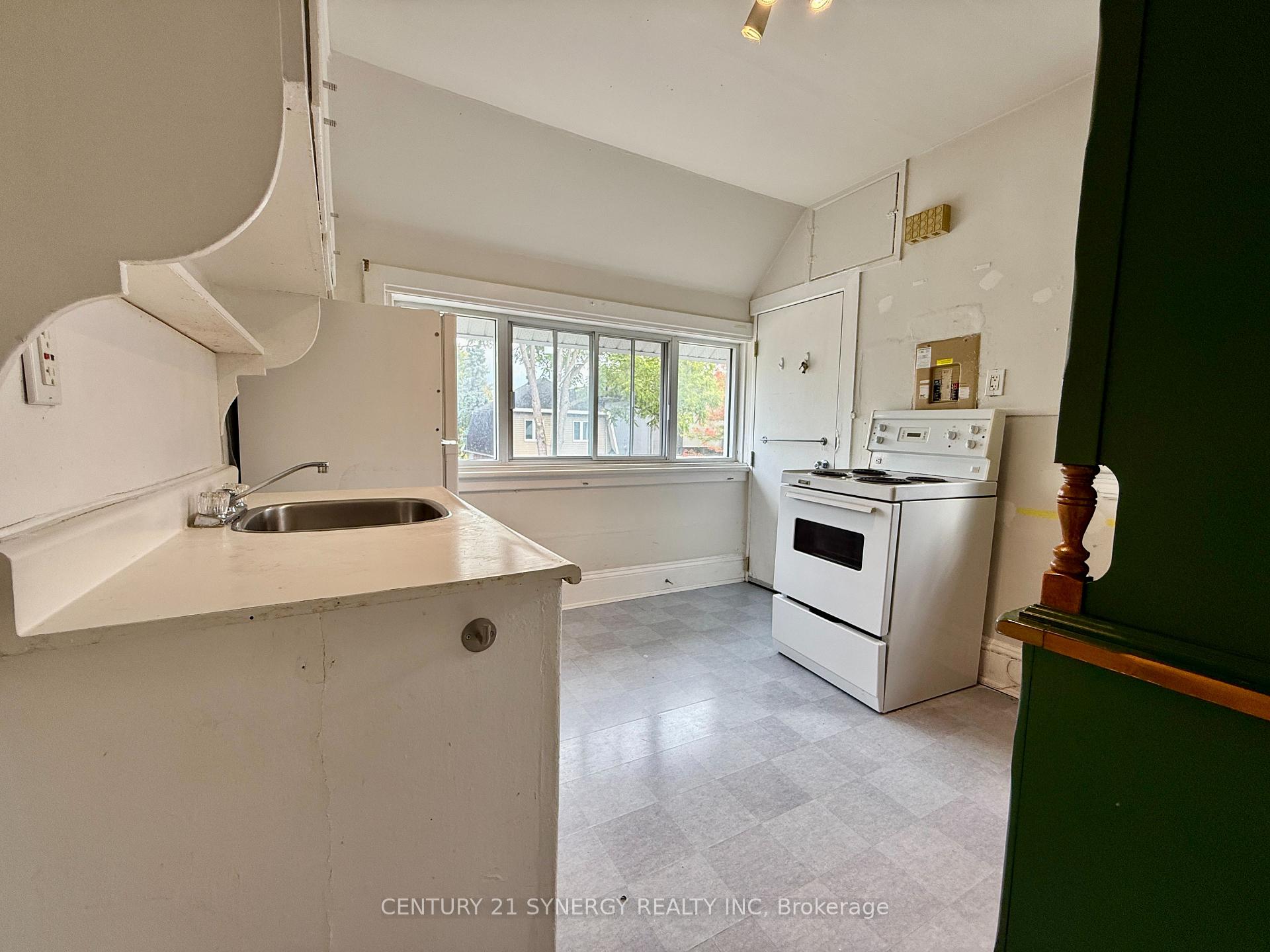 Photo 5 of Unit 2, 4 Gould Street, Ottawa, Ottawa West — HOMEH