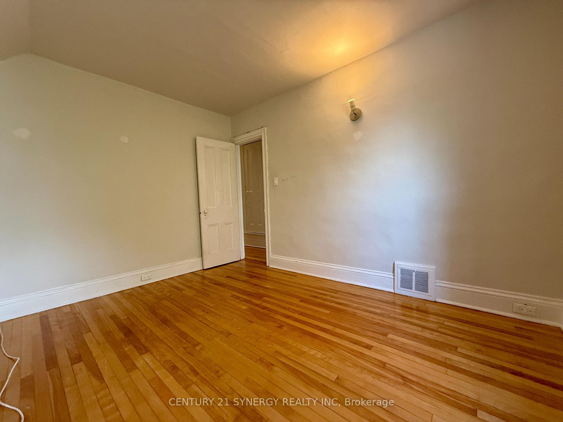 Photo 14 of Unit 2, 4 Gould Street, Ottawa, Ottawa West — HOMEH