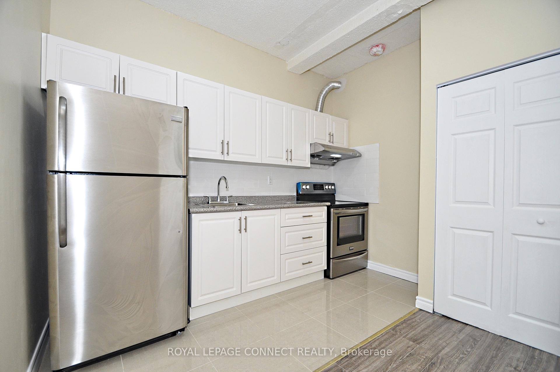 Photo 4 of Unit 5, 199 Islington Avenue, Etobicoke, New Toronto — HOMEH