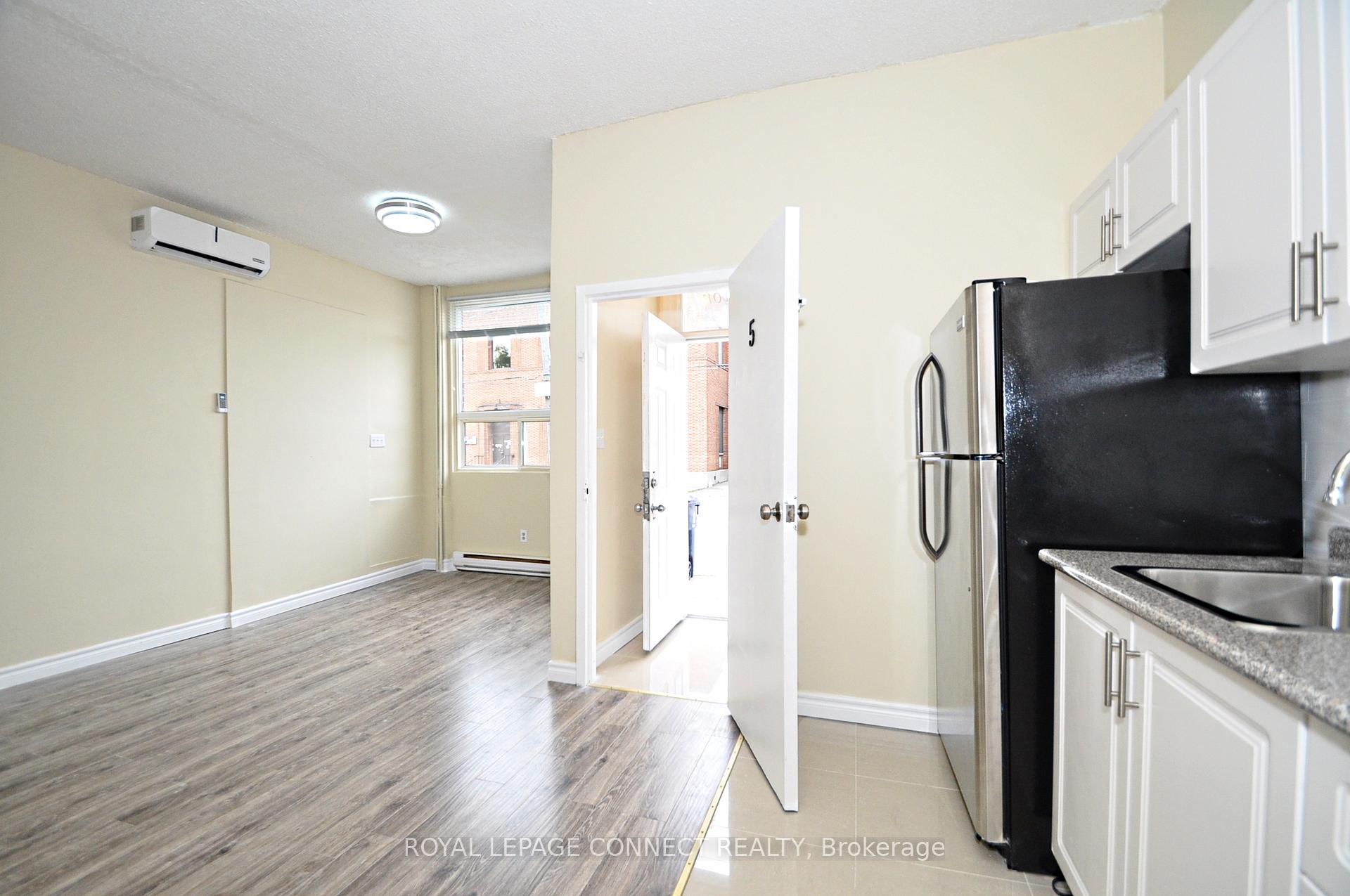 Photo 5 of Unit 5, 199 Islington Avenue, Etobicoke, New Toronto — HOMEH
