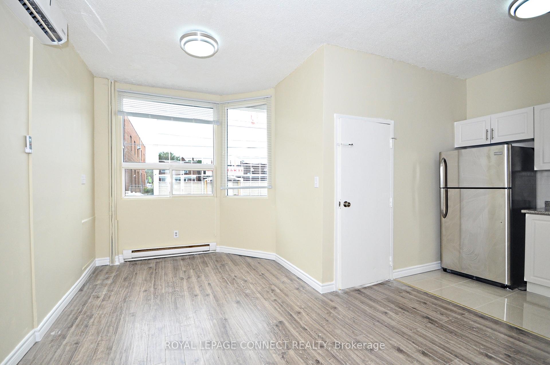 Photo 6 of Unit 5, 199 Islington Avenue, Etobicoke, New Toronto — HOMEH