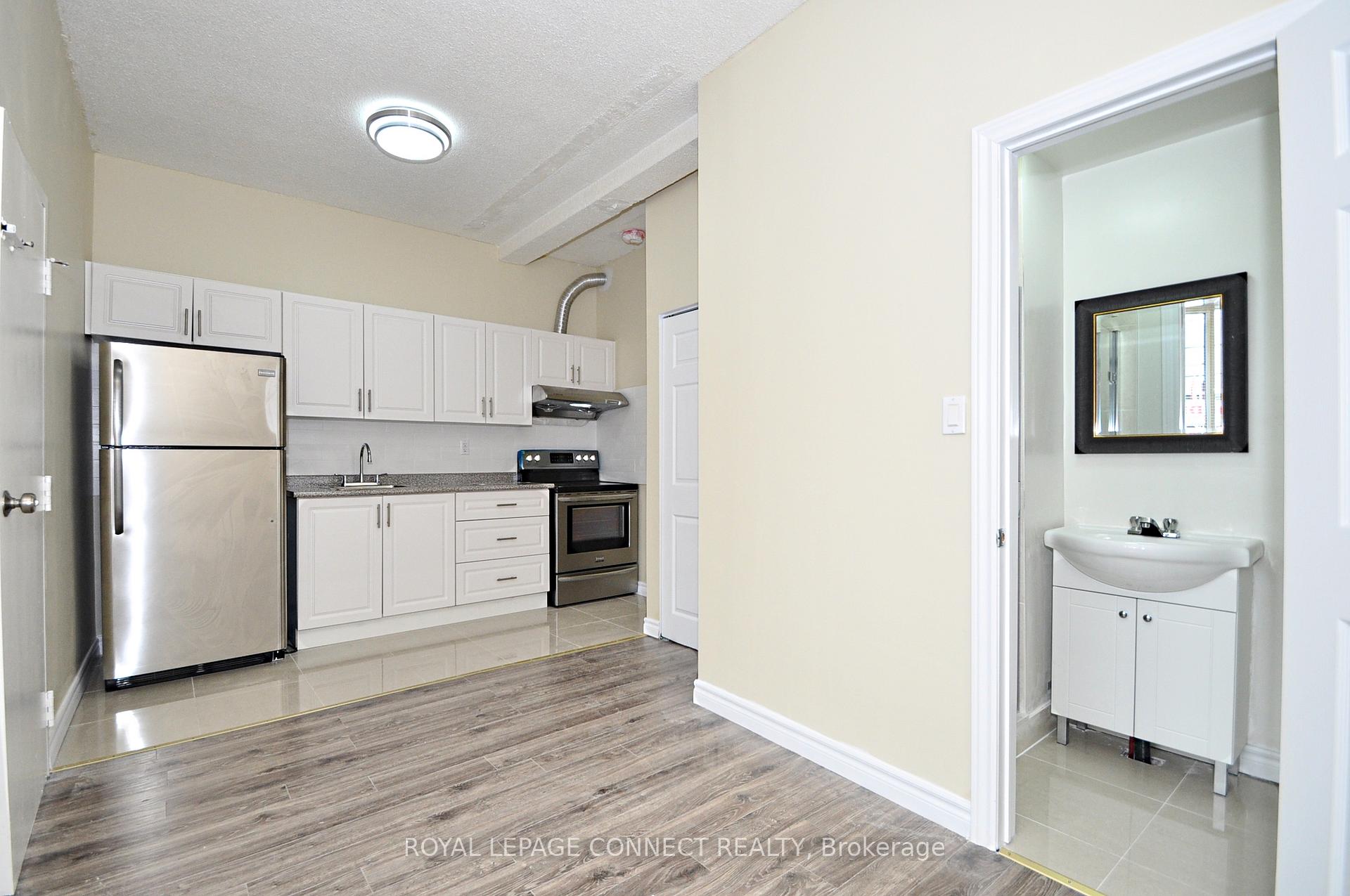 Photo 9 of Unit 5, 199 Islington Avenue, Etobicoke, New Toronto — HOMEH
