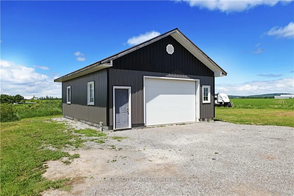 Photo 10 of 1280 South Mcnaughton Road, Admaston/Bromley, Admaston/Bromley — HOMEH