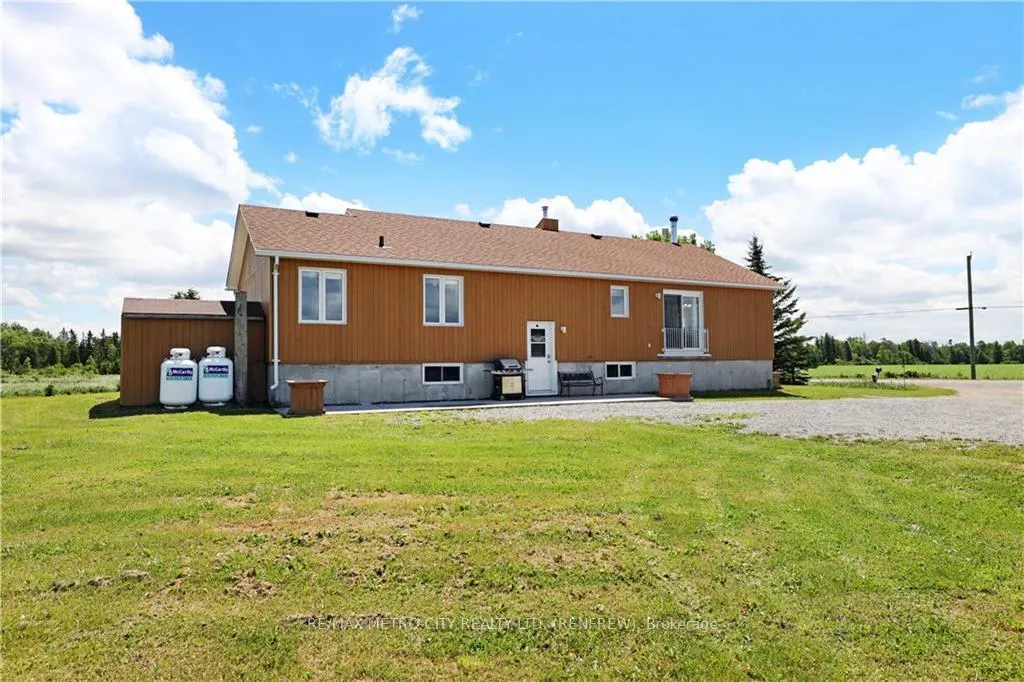 Photo 18 of 1280 South Mcnaughton Road, Admaston/Bromley, Admaston/Bromley — HOMEH
