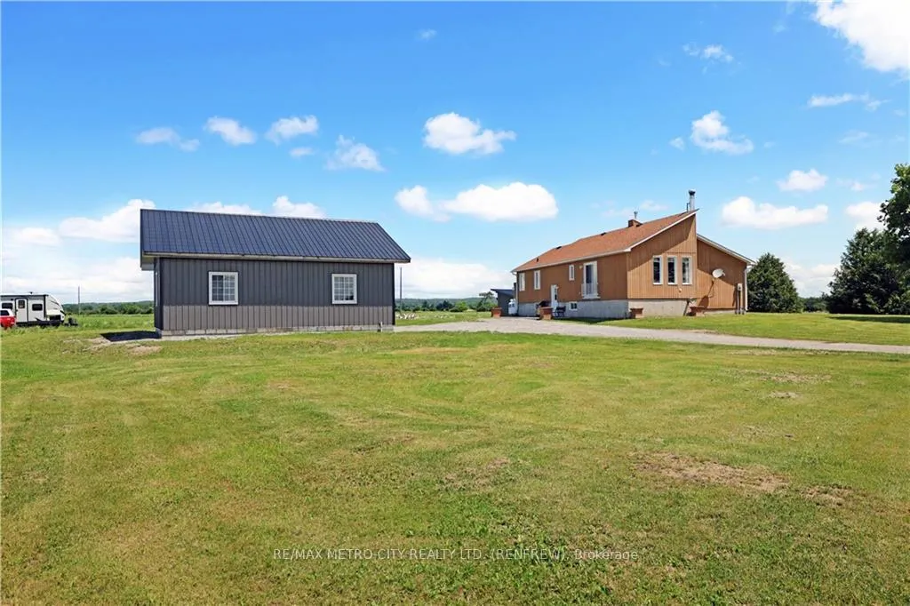 Photo 19 of 1280 South Mcnaughton Road, Admaston/Bromley, Admaston/Bromley — HOMEH