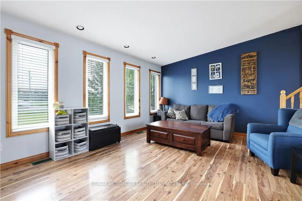 Photo 33 of 1280 South Mcnaughton Road, Admaston/Bromley, Admaston/Bromley — HOMEH
