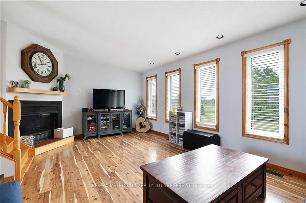 Photo 46 of 1280 South Mcnaughton Road, Admaston/Bromley, Admaston/Bromley — HOMEH