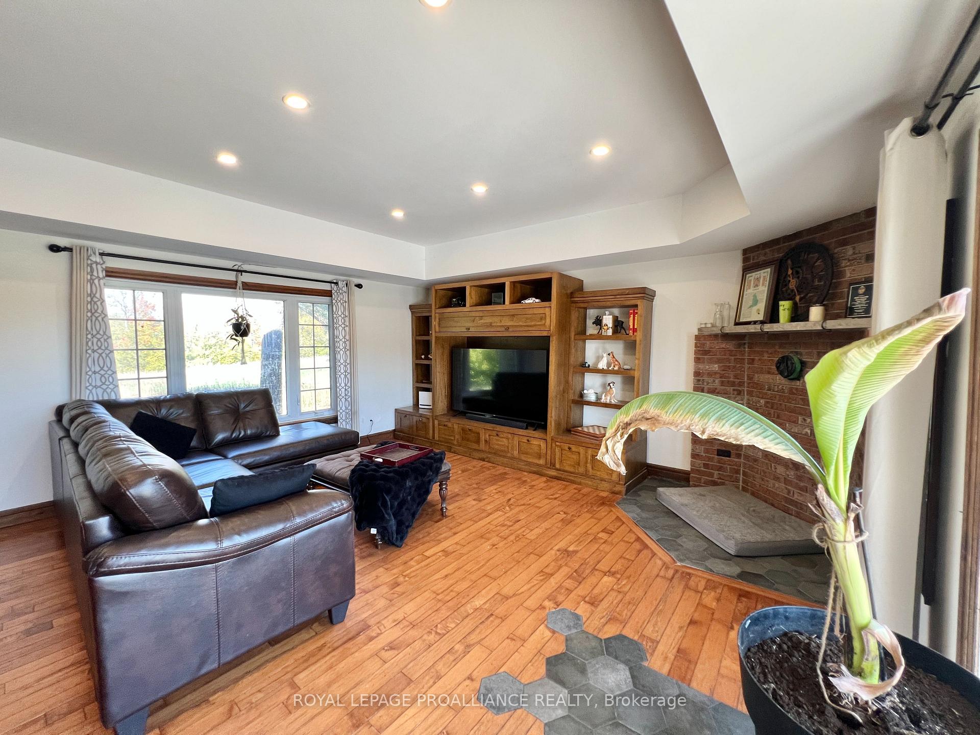 Photo 6 of 1396 Shannon Road, Tyendinaga, Tyendinaga Township — HOMEH