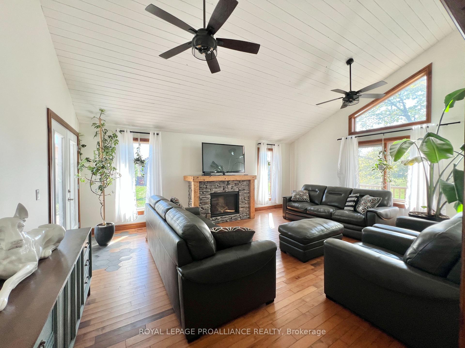 Photo 13 of 1396 Shannon Road, Tyendinaga, Tyendinaga Township — HOMEH