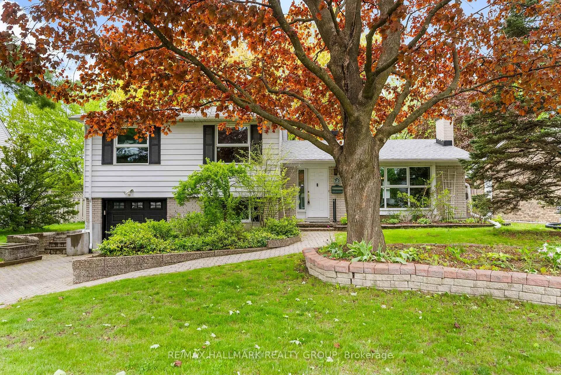Photo 2 of 2153 Fillmore Crescent, Ottawa, Beacon Hill North — HOMEH