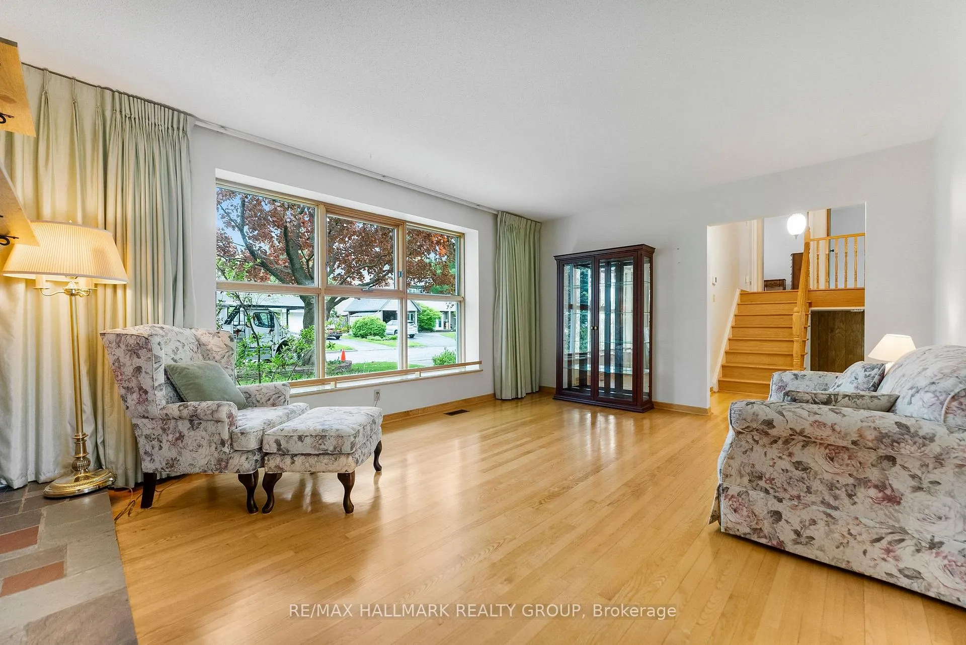 Photo 11 of 2153 Fillmore Crescent, Ottawa, Beacon Hill North — HOMEH