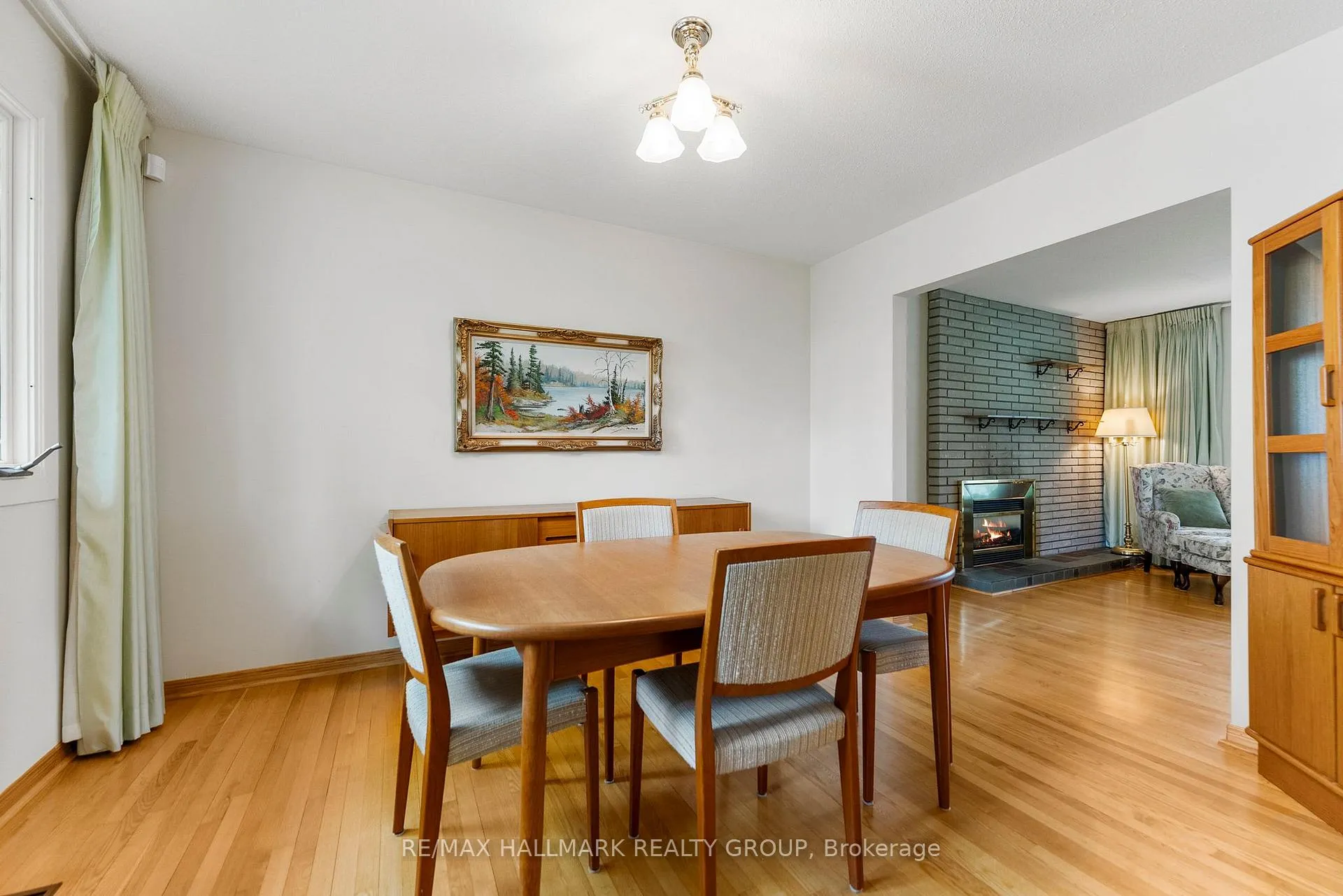 Photo 12 of 2153 Fillmore Crescent, Ottawa, Beacon Hill North — HOMEH