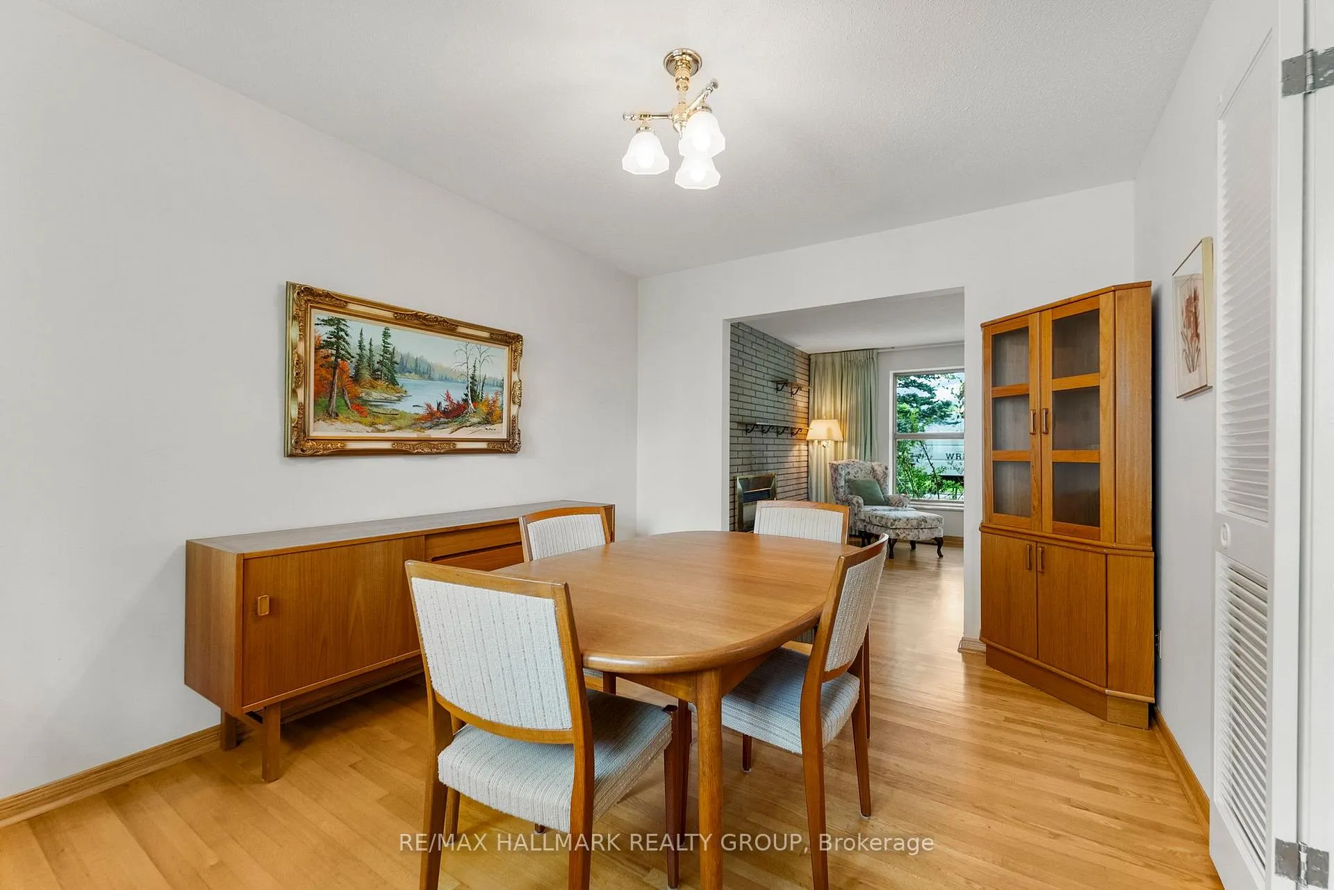 Photo 13 of 2153 Fillmore Crescent, Ottawa, Beacon Hill North — HOMEH