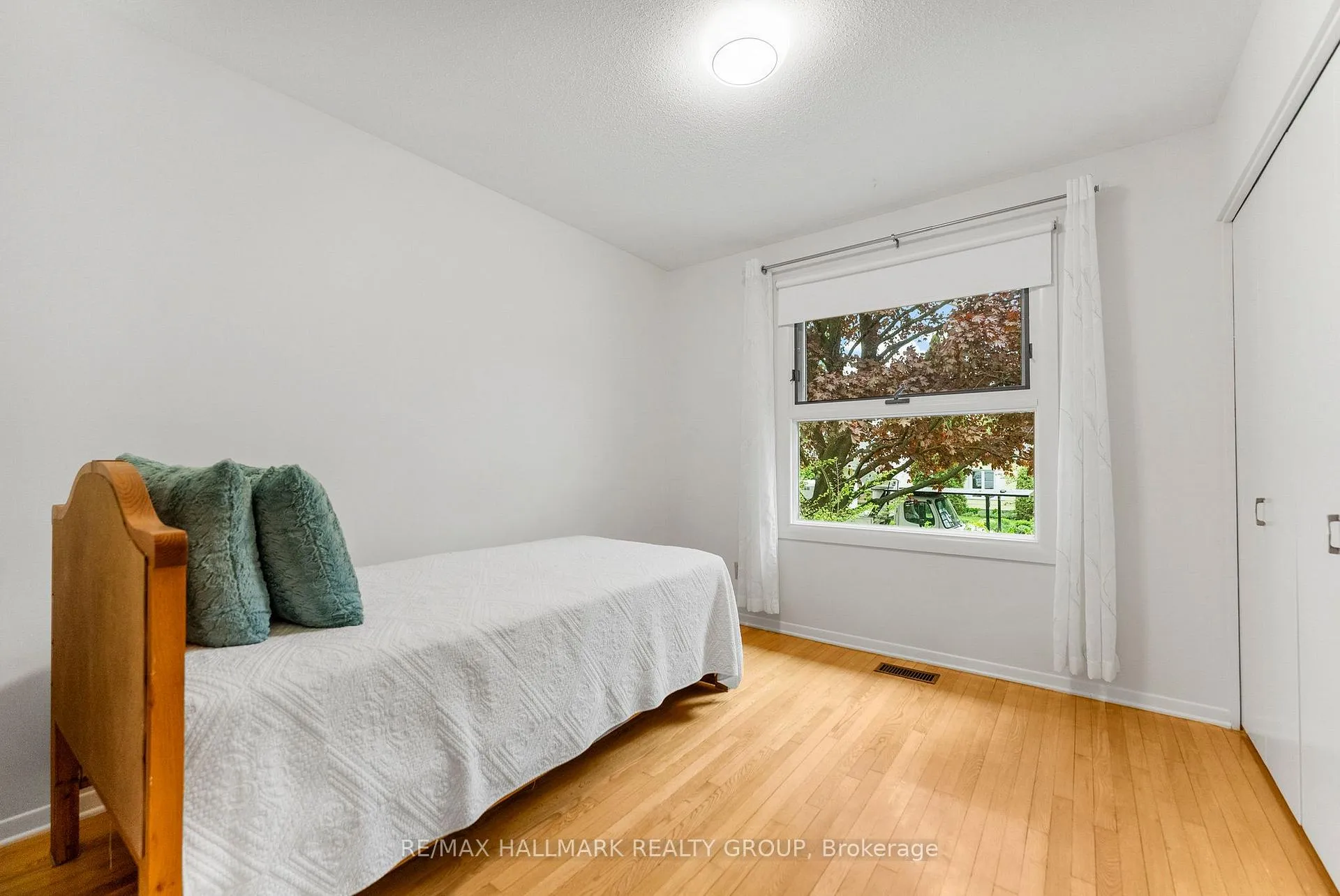 Photo 21 of 2153 Fillmore Crescent, Ottawa, Beacon Hill North — HOMEH