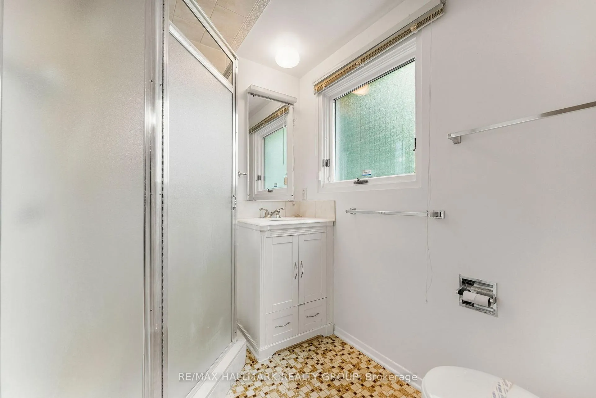 Photo 32 of 2153 Fillmore Crescent, Ottawa, Beacon Hill North — HOMEH
