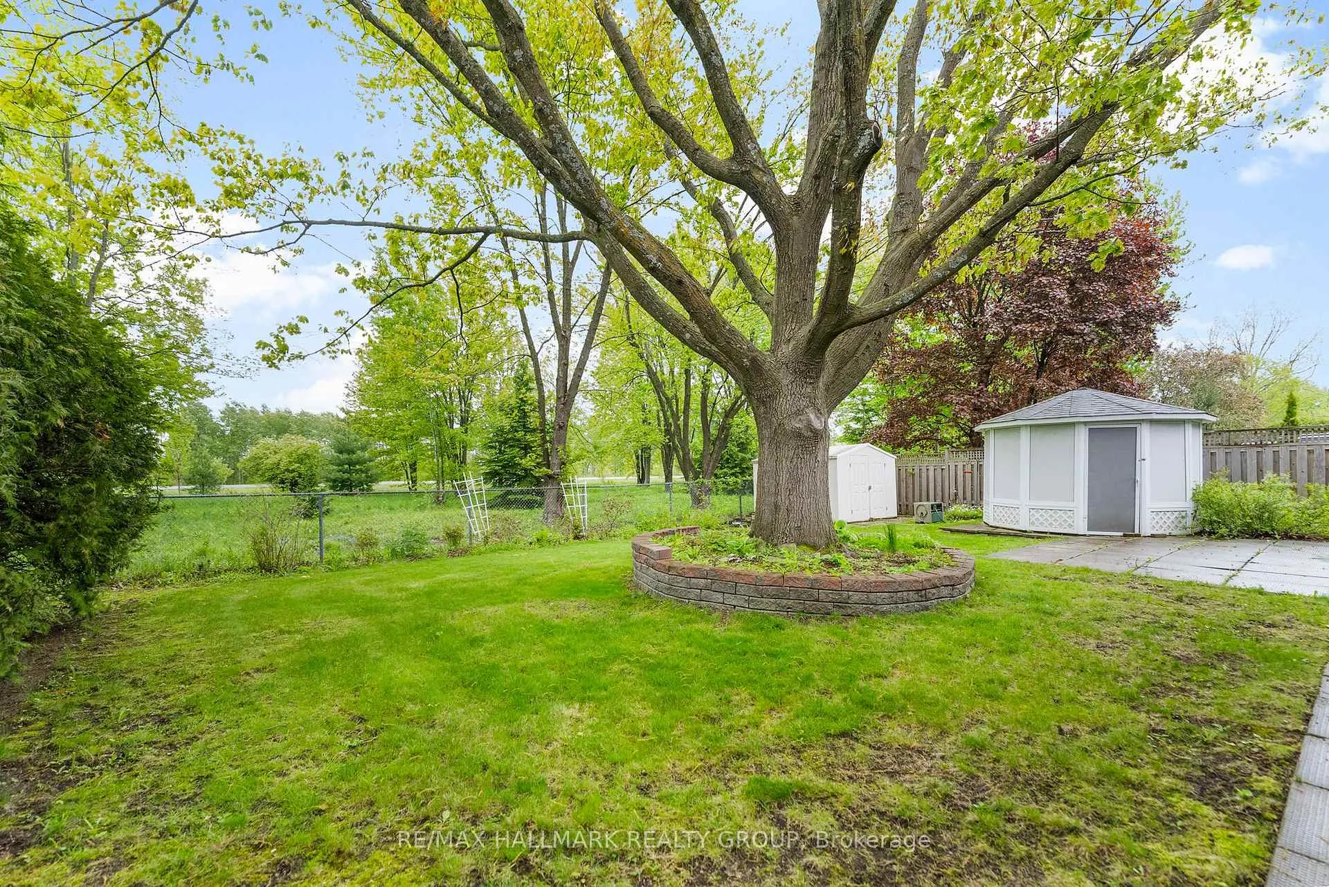Photo 37 of 2153 Fillmore Crescent, Ottawa, Beacon Hill North — HOMEH