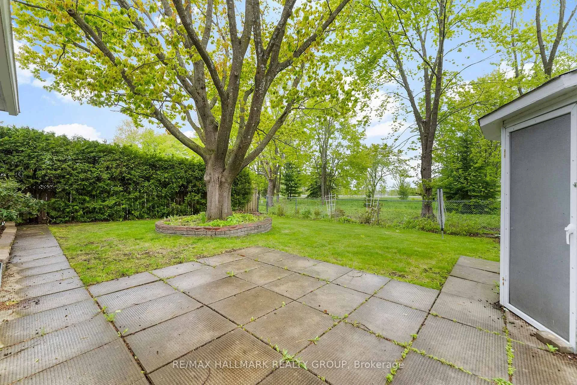 Photo 38 of 2153 Fillmore Crescent, Ottawa, Beacon Hill North — HOMEH