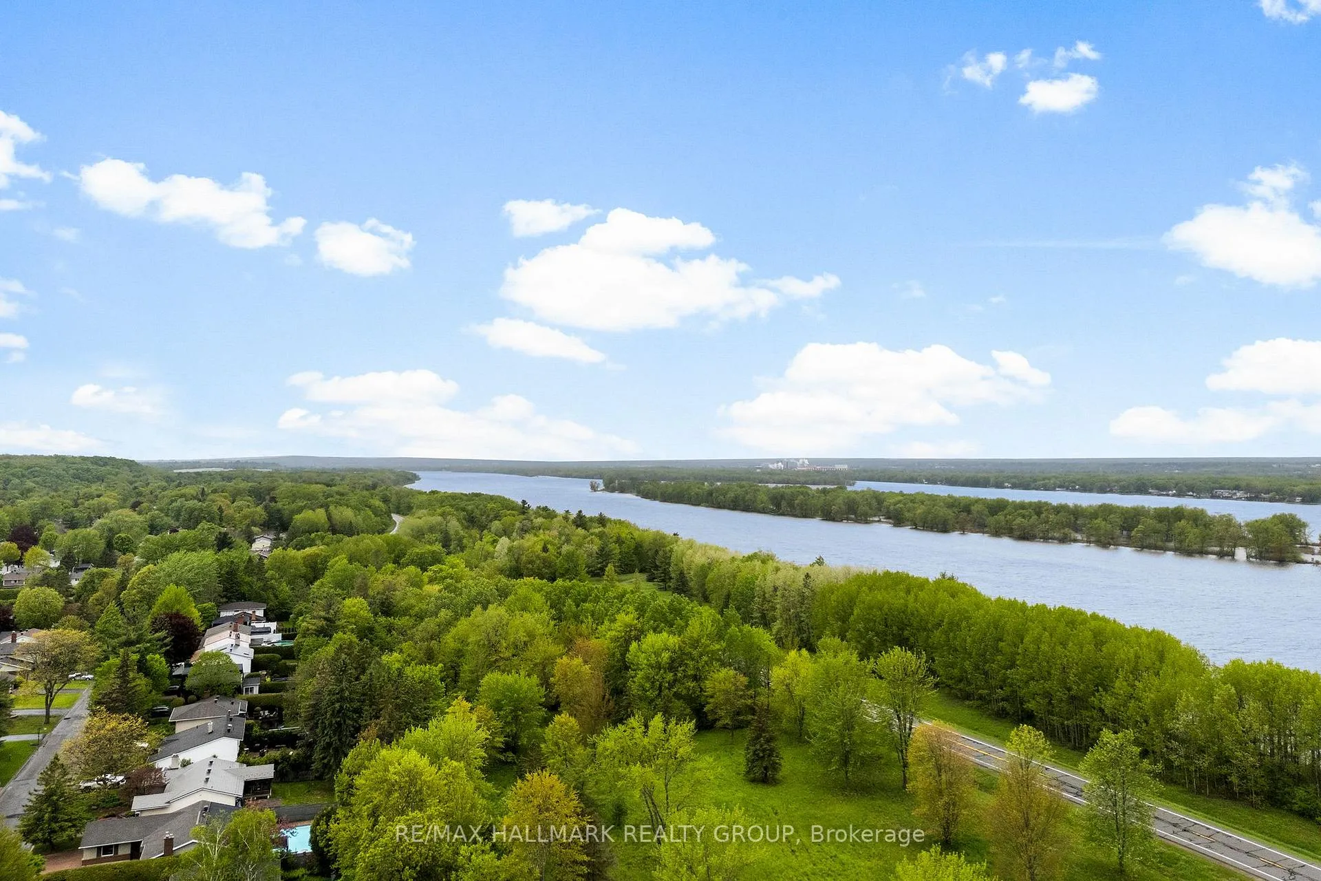 Photo 43 of 2153 Fillmore Crescent, Ottawa, Beacon Hill North — HOMEH