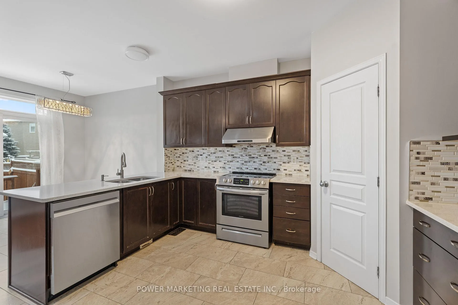 Photo 11 of 224 Harthill Way, Ottawa, Barrhaven - Heritage Park — HOMEH