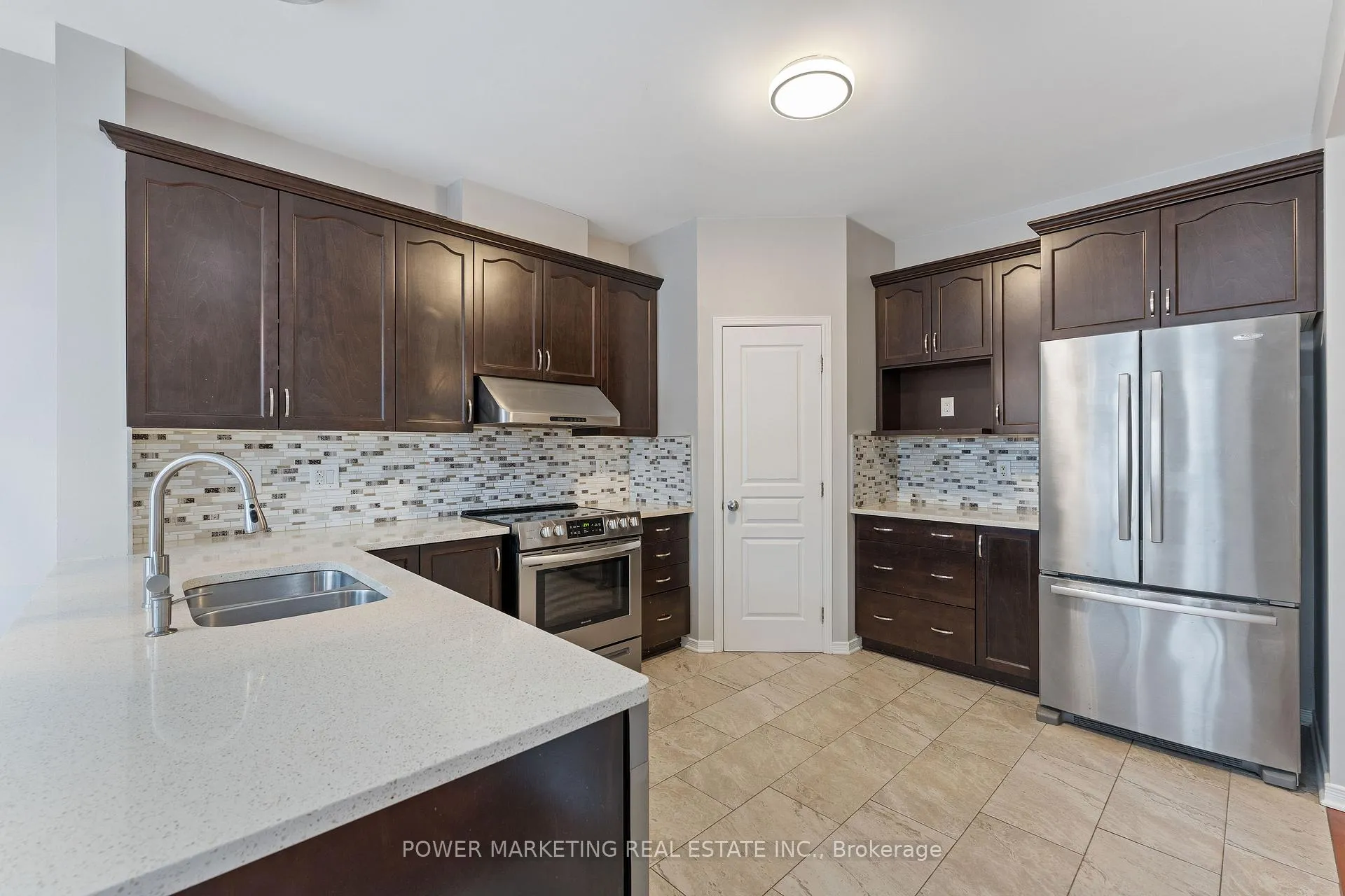 Photo 12 of 224 Harthill Way, Ottawa, Barrhaven - Heritage Park — HOMEH