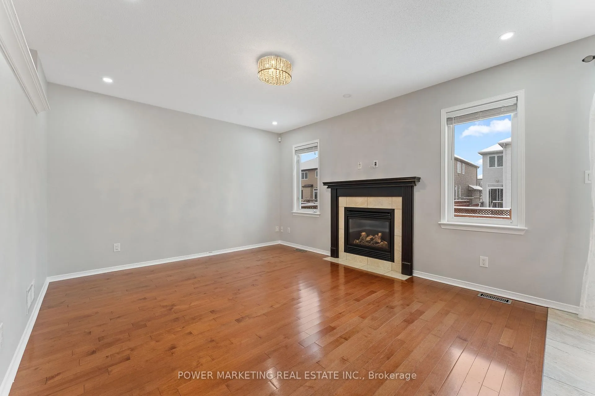 Photo 15 of 224 Harthill Way, Ottawa, Barrhaven - Heritage Park — HOMEH