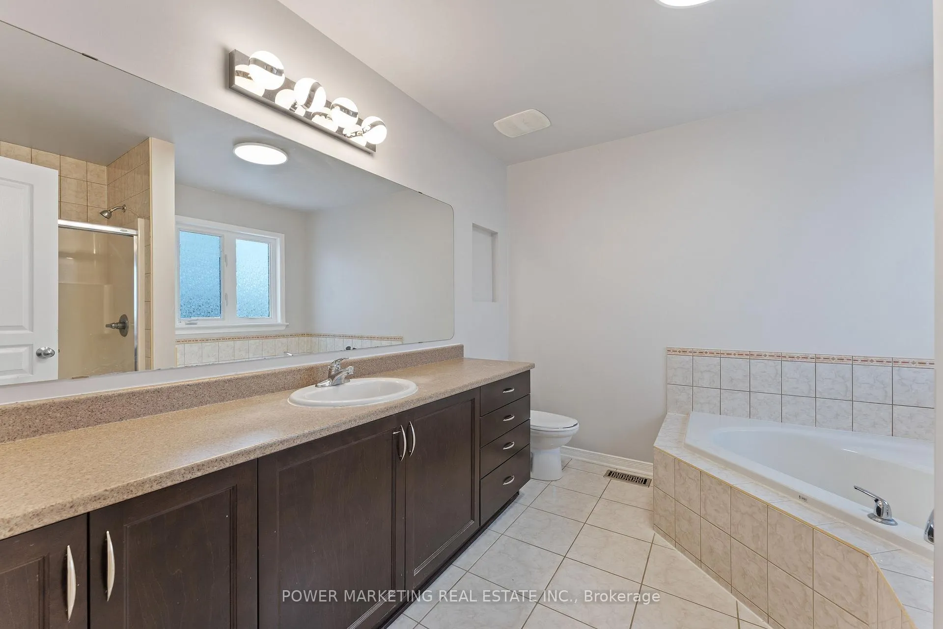 Photo 25 of 224 Harthill Way, Ottawa, Barrhaven - Heritage Park — HOMEH