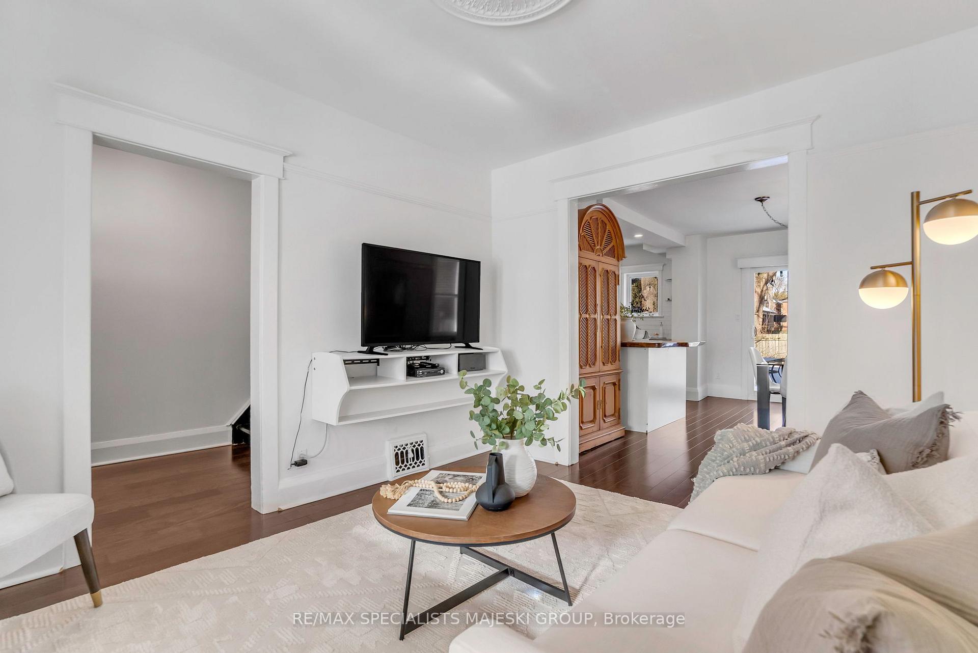 Photo 8 of 28 Heman Street, Etobicoke, Mimico — HOMEH