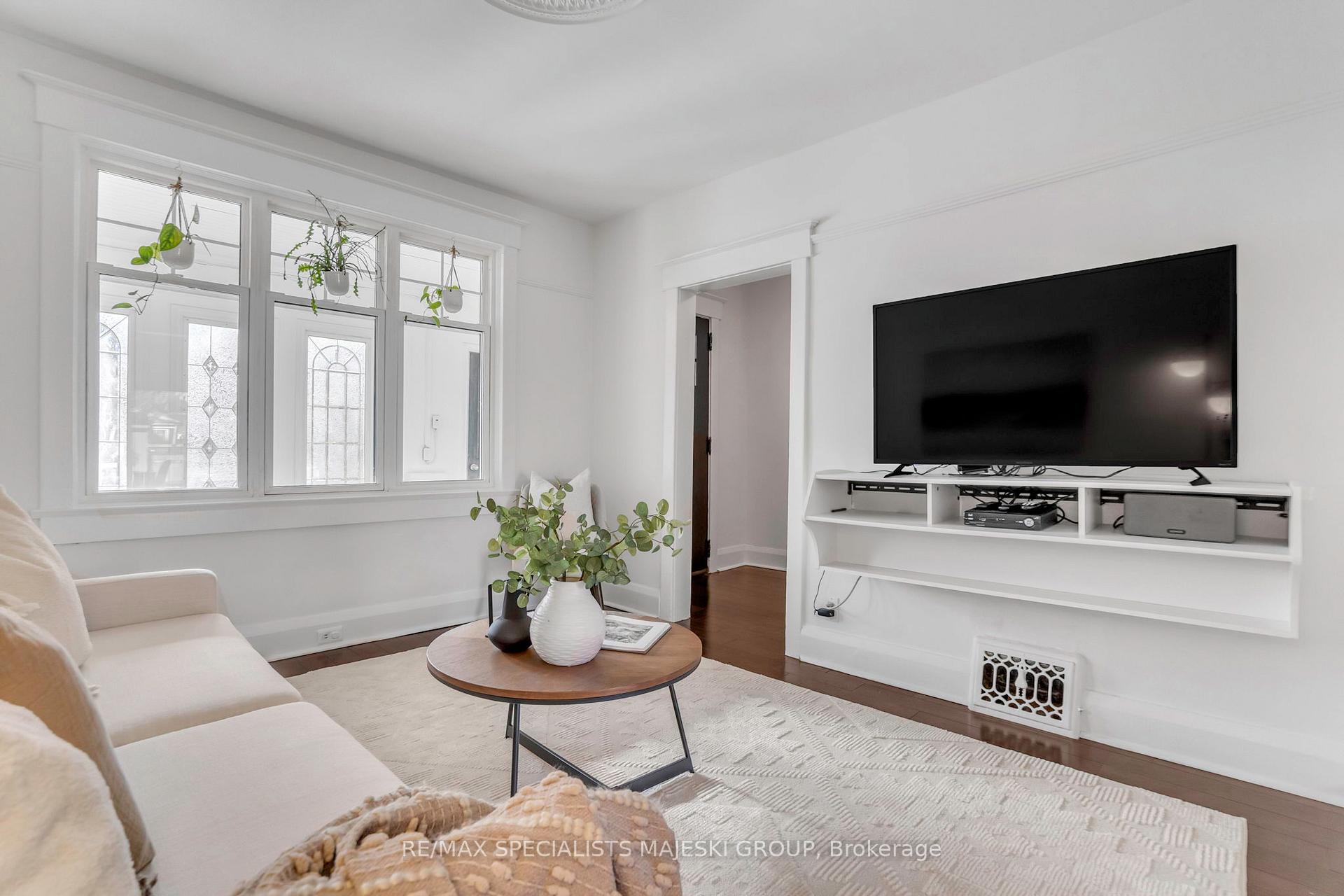 Photo 9 of 28 Heman Street, Etobicoke, Mimico — HOMEH