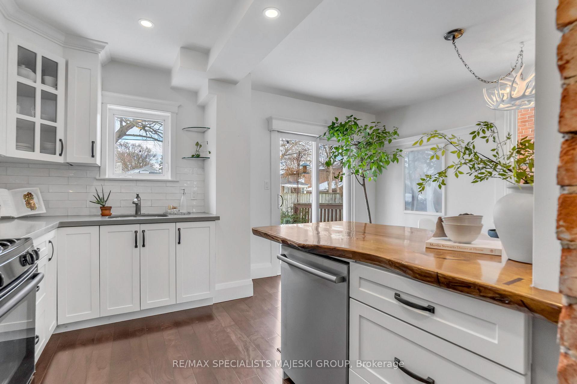 Photo 17 of 28 Heman Street, Etobicoke, Mimico — HOMEH