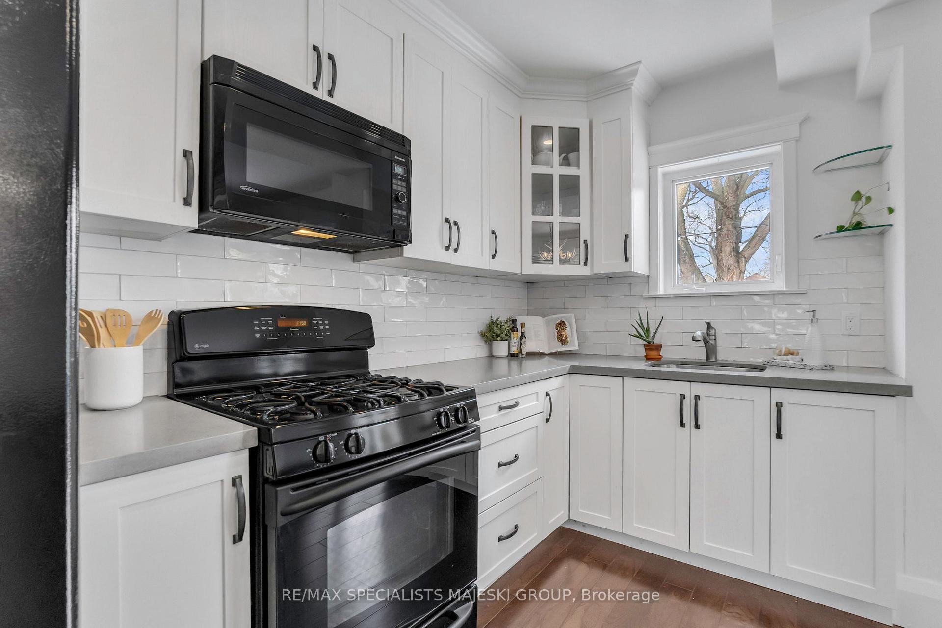 Photo 18 of 28 Heman Street, Etobicoke, Mimico — HOMEH