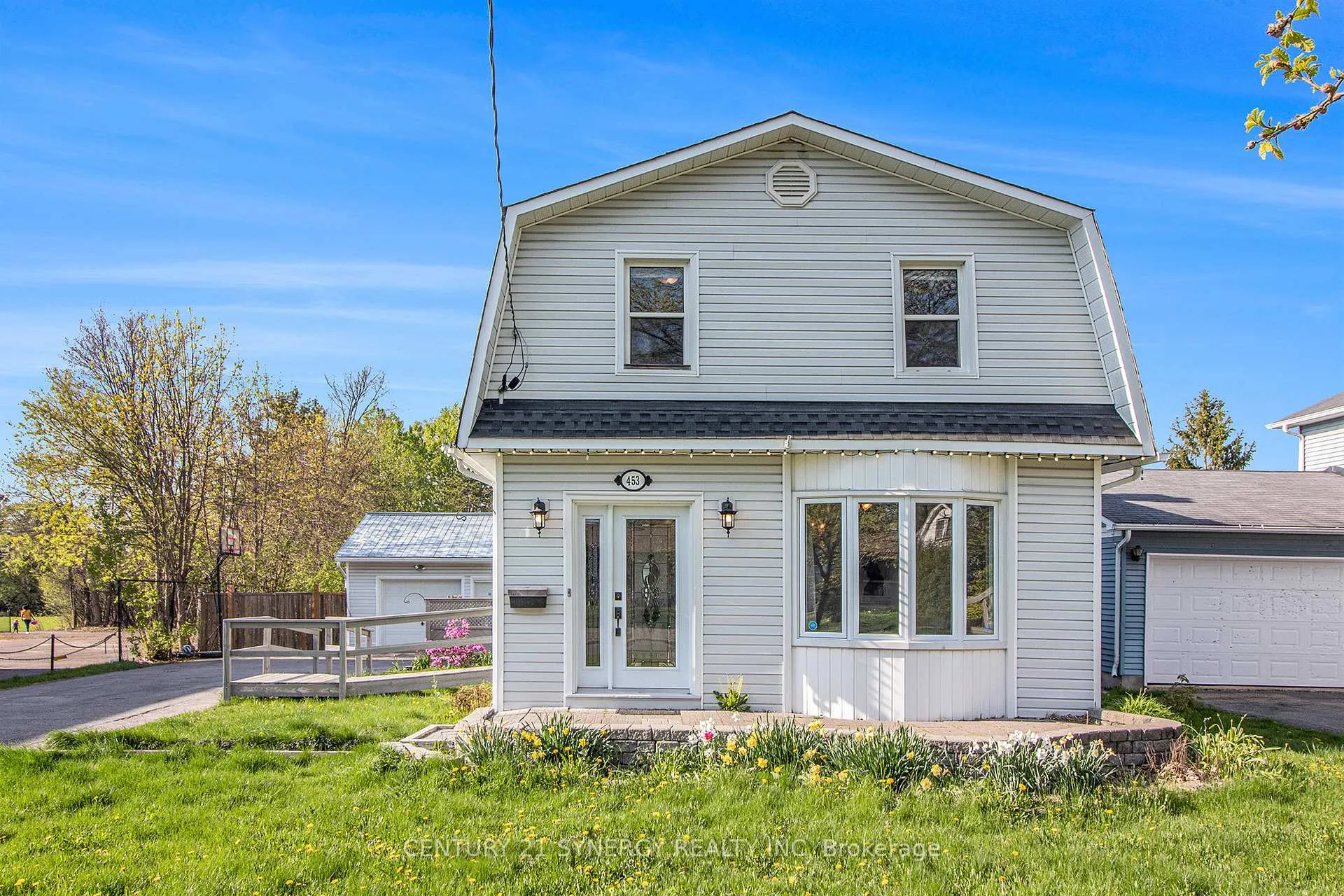 Photo 3 of 453 Pleasant Park Road, Ottawa, Alta Vista/Faircrest Heights — HOMEH