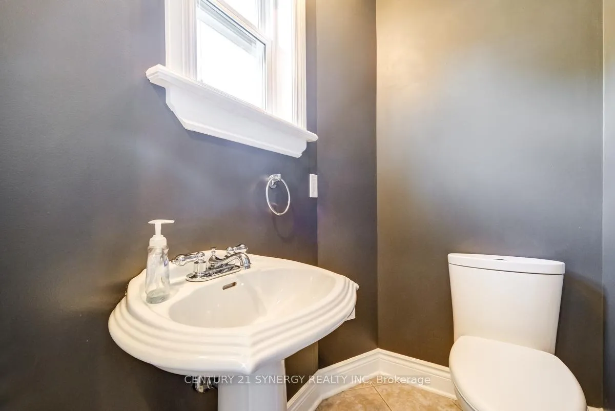 Photo 10 of 453 Pleasant Park Road, Ottawa, Alta Vista/Faircrest Heights — HOMEH